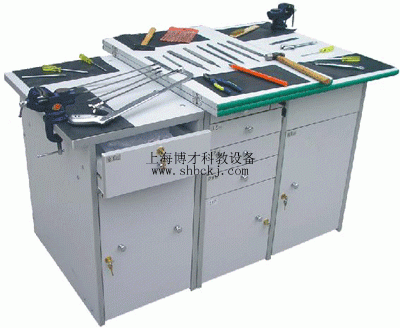 小學(xué)勞技教育綜合實(shí)踐室